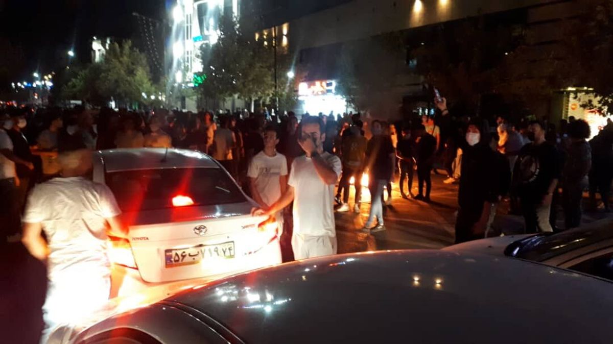 گزارشی از خیابان های تهران ساعت ۱۱ شب تا ۱۲ دیشب