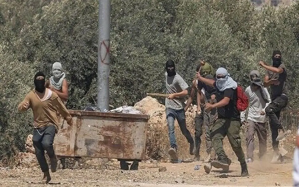 صهیونیست‌ها یک مسجد را در نابلس به آتش کشیدند