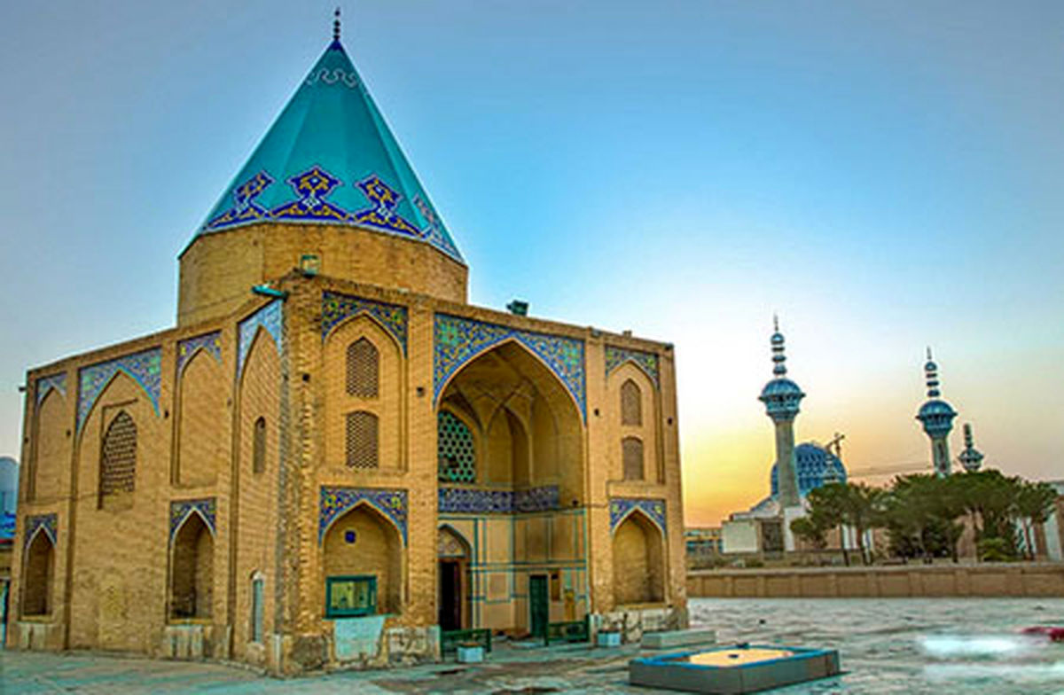 معرفی تخت فولاد قبرستان قدیمی در اصفهان