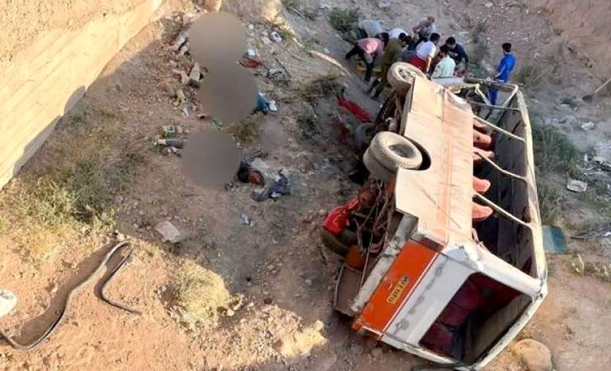 اولین عکس از کشته های سقوط مینی بوس دره ورزقان/ ویدئو+18