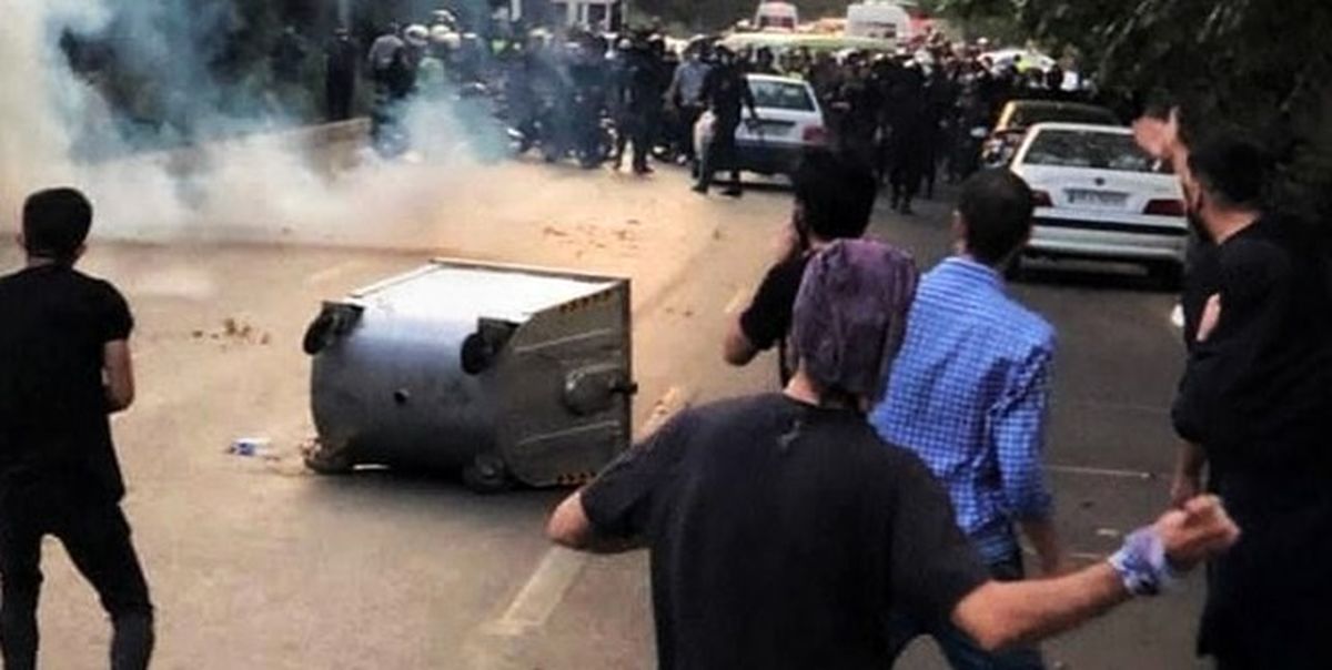پاسخ روزنامه سپاه به رسانههای اصولگرا برای مسلح شدن نیروهای امنیتی به سلاح جنگی در مقابله با معترضان؛ تدبیر نظام نیست