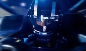 رکوردشکنی زن عربستانی در رقابت‌های اتومبیلرانی/ ویدئو