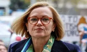 احضار سفیر انگلیس در مسکو/ شعارهای دانشجویان روسی علیه لندن/ ویدئو