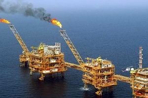 روی چاه نفت گرسنه می‌خوابیم چون از مغزمان استفاده نمی‌کنیم/ ویدئو