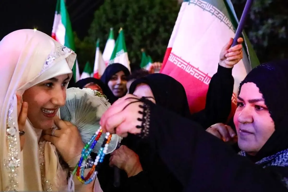 جشن عروسی زوج اهوازی در تجمع شبانه/ تصاویر