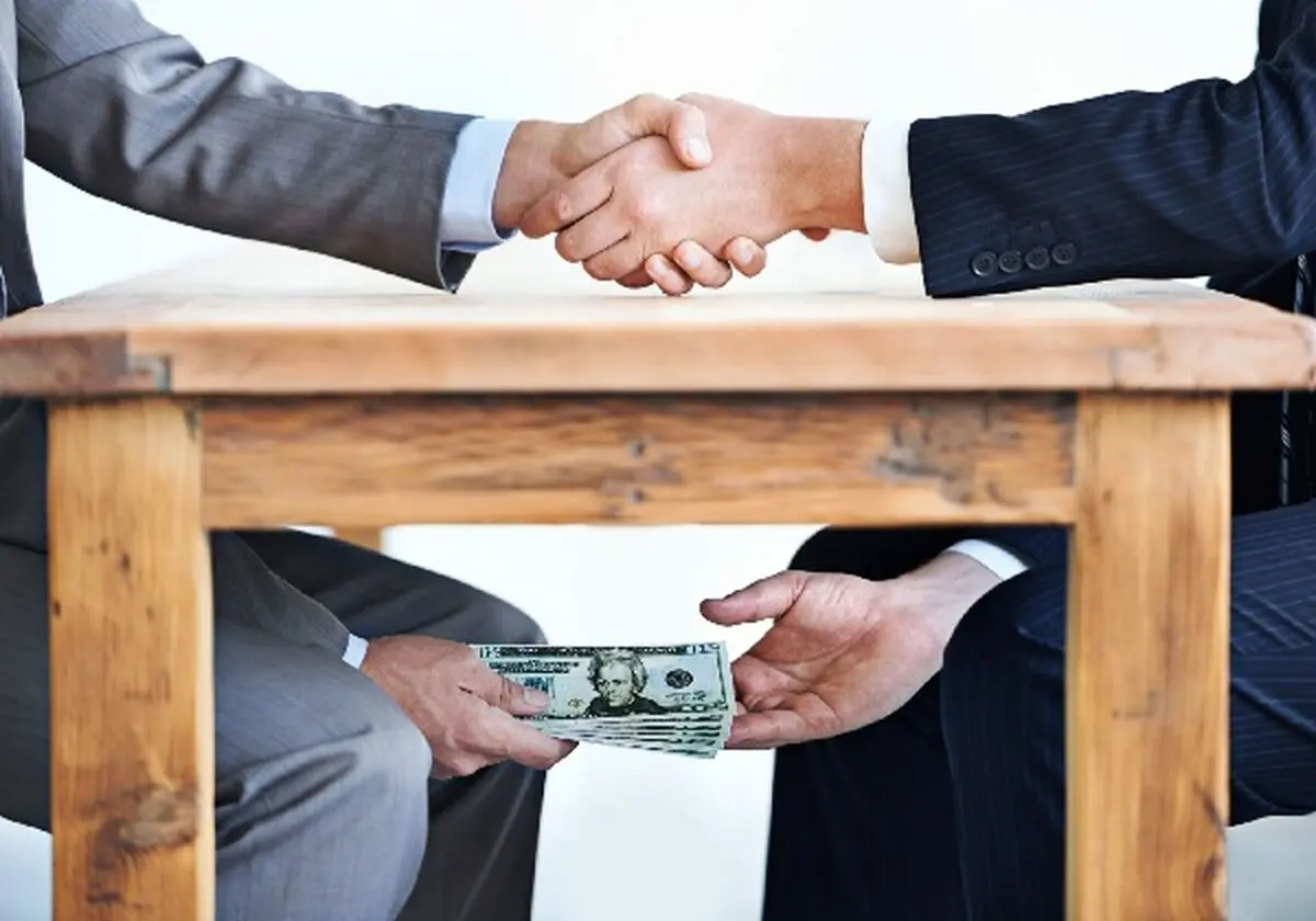  سیاست دخالت حداکثری، نتیجه‌ای جز فساد و رانت ندارد

