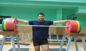رییس فدراسیون وزنه‌برداری احترام وزنه‌برداران را زیر پا می‌گذارد/ به دادمان برسید

