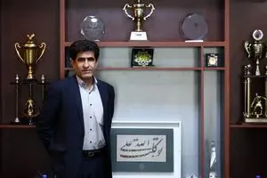 واکنش عضو هئیت رئیسه فدراسیون فوتبال به پاداش ۱۴۰ میلیاردی قلعه‌نویی: این پاداش‌‌ها نسبت به گذشته خیلی ناچیز است!
