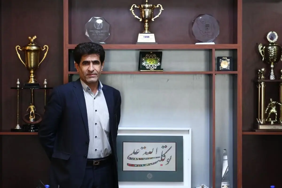 واکنش عضو هئیت رئیسه فدراسیون فوتبال به پاداش ۱۴۰ میلیاردی قلعه‌نویی: این پاداش‌‌ها نسبت به گذشته خیلی ناچیز است!
