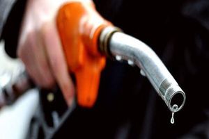 معمای مصرف افسارگسیخته بنزین در 1402/ پیش‌بینی ارزبری 3.5 میلیارد دلاری برای واردات بنزین