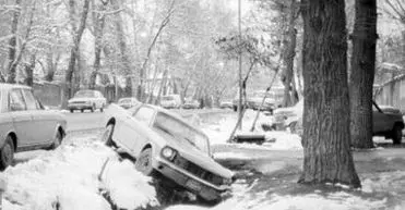 برف سنگین تهران در سیزدهم آذر ۶۲ سال پیش