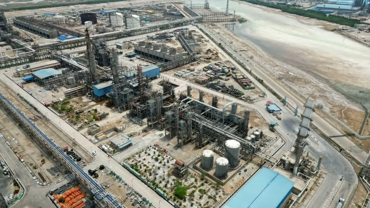 اهمیت منطقه پتروشیمی ماهشهر که امروز مورد حمله آمریکا و اسرائیل قرار گرفت، چیست؟/ نقش بی‌صدای «فجر ۱» در تأمین انرژی