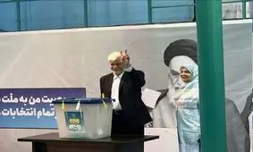 عارف: آینده ایران را به تنفر از گذشته گره نزنیم
