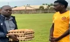 جایزه بهترین بازیکن زمین در زامبیا جنجالی شد

