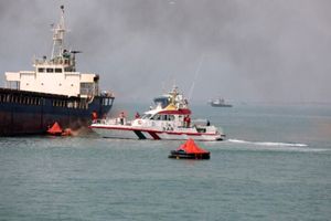 امداد و نجات جاسک ۲۱ خدمه نفتکش سریلانکایی را در دریای عمان نجات داد