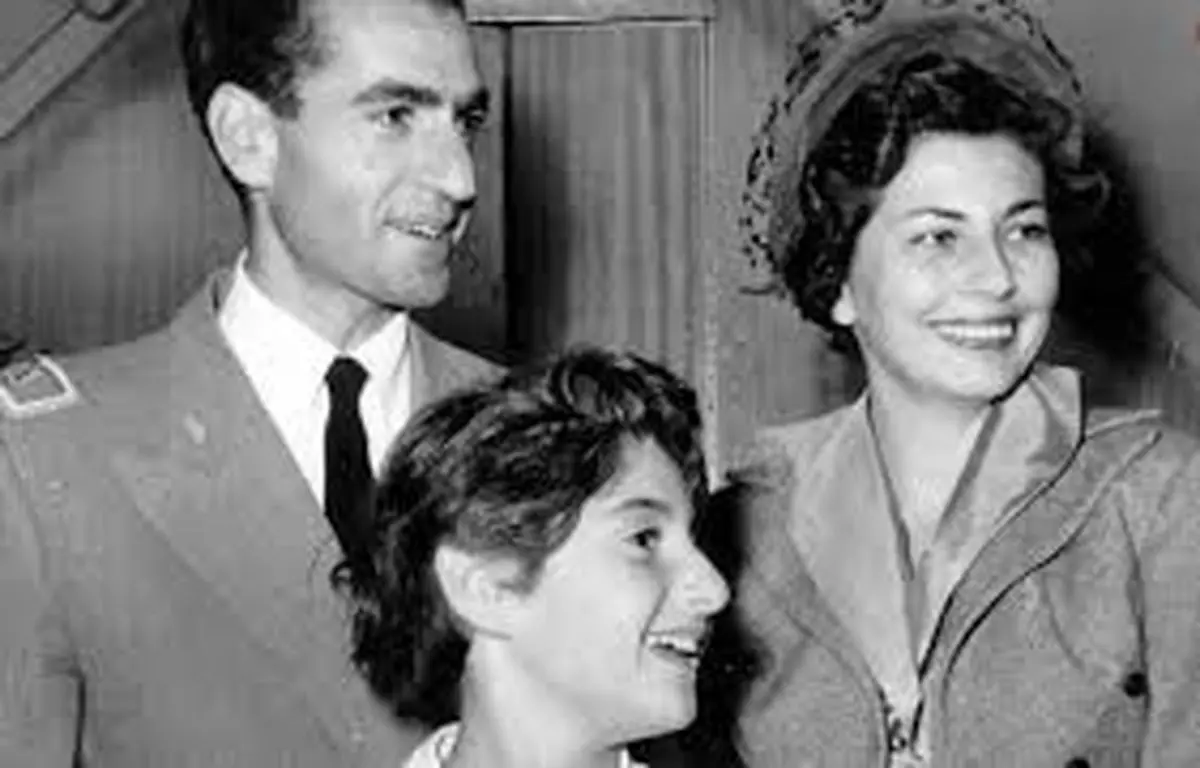 بازدید محمدرضا پهلوی و ثریا اسفندیاری از مشهد مقدس در سال ۱۳۳۶/ ویدئو