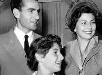 بازدید محمدرضا پهلوی و ثریا اسفندیاری از مشهد مقدس در سال ۱۳۳۶/ ویدئو