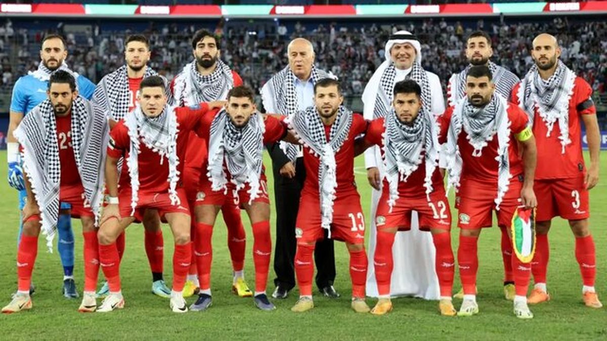 فلسطین برای بازی با تیم فوتبال ایران در الجزایر اردو می‌زند

