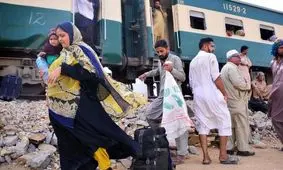 یک قطار مسافربری در پاکستان از ریل خارج شد
