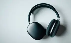 کاهش تهوع و استفراغ پس از جراحی با کمک هدفون