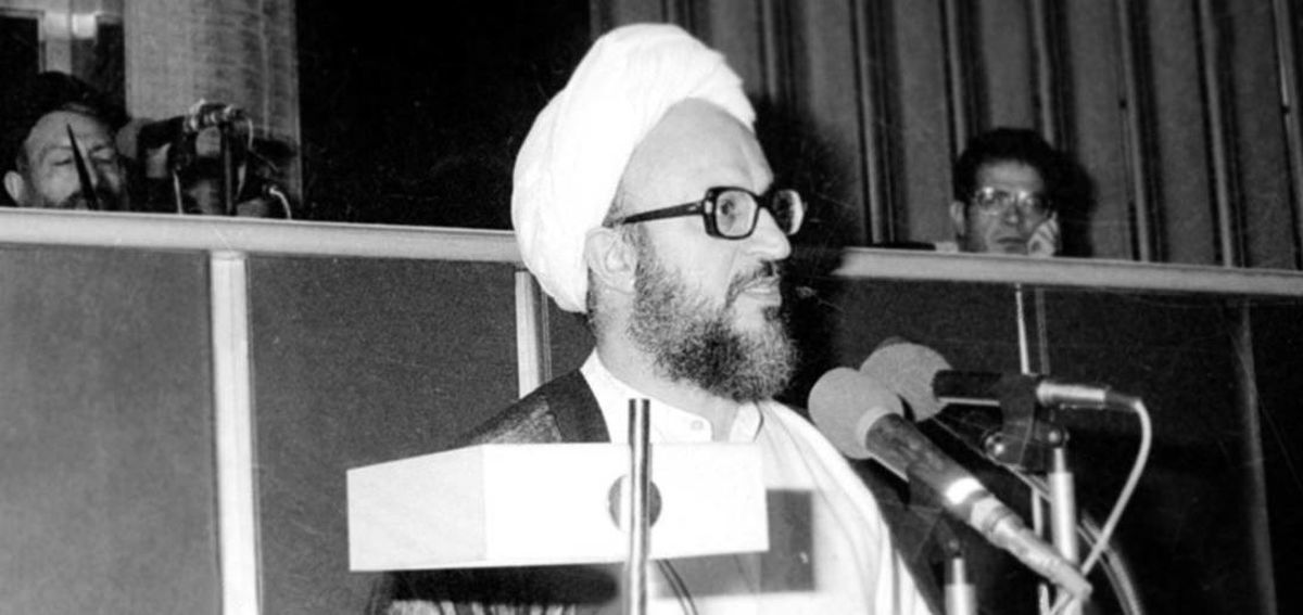 انتقاد تند مکارم شیرازی به نحوه پاکسازیها در اول انقلاب/ میتوانیم همه مردم را به دریا بریزیم و نسل تازهای از بهشت به جای آنها بیاوریم؟!