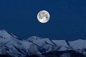 نیمه پنهان ماه چه تفاوتی با نیمه دیگرش دارد؟