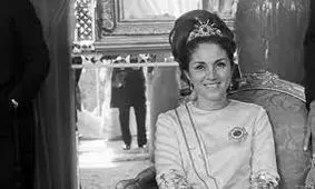 سفر در زمان؛ ژست های «فاطمه پهلوی» در یک آتلیه در رم؛ سال 1338
