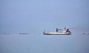 ترکیه: یک کشتی ترک را با اجازه ایران از تنگه عبور دادیم

