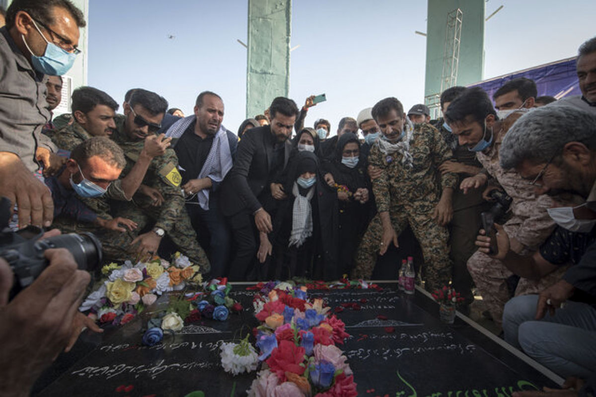 سنگ تمام بیرمیها در استقبال از مادر شهید غلامزاده