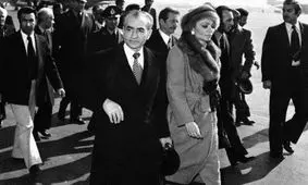 محمدرضا شاه در اولین مصاحبه بعد از انقلاب: من عمیقا مذهبی هستم!/ هشدار شدید امام به بازاریان

