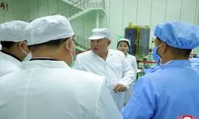 بازدید رهبر کره‌شمالی و دخترش از روند ساخت ماهواره جاسوسی/ عکس
