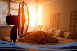 آیا گرما بر عملکرد خواب تأثیر می‌گذارد؟