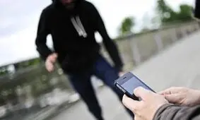 بررسی پرونده‌های اخیر سرقت موبایل/علت فقط فقر نیست