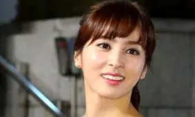 سفر به تاریخ؛ «سوسانو» در حال گفتگو با تلفن همراه در پشت‌صحنه سریال «جومونگ» 