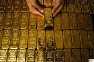 اقتصاددان برجسته آمریکایی: پیش‌بینی می‌شود که امشب طلا مرز ۴۴۰۰ دلار را نیز پشت سر بگذارد