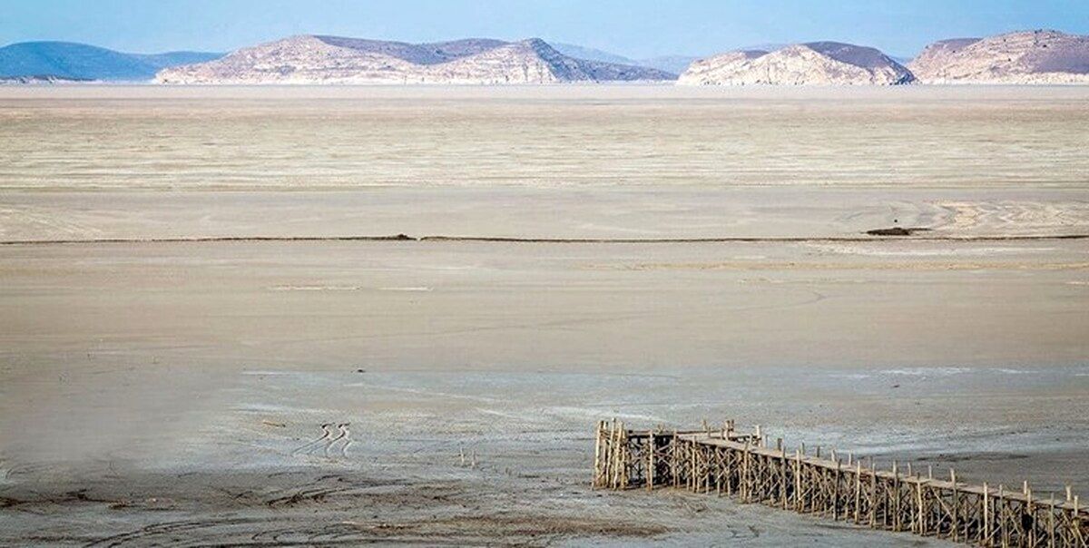 تصاویر اخیر دریاچه ارومیه کار بارندگی است نه اقدامات آقایان