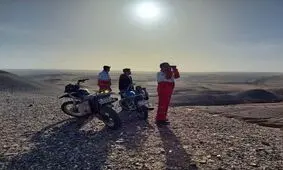 10 گردشگر گم‌شده در طبس پیدا شدند/ تماس اشتباه باعث سرگردانی امدادگران در کویر طبس شد