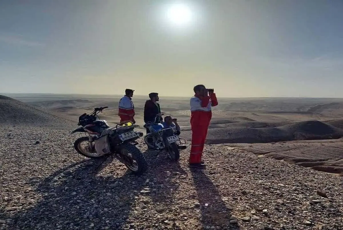 10 گردشگر گم‌شده در طبس پیدا شدند/ تماس اشتباه باعث سرگردانی امدادگران در کویر طبس شد