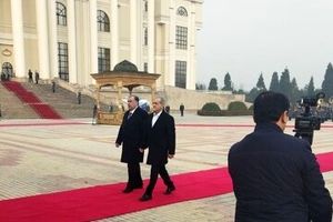 امامعلی رحمان: به همکاری ها با ایران علاقه مندیم/ پزشکیان: در تمام زمینه ها می‌توانیم روابط خود را قوی تر کنیم