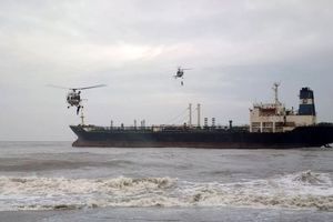 یک کشتی تجاری «مرتبط با اسرائیل» در اقیانوس هند هدف حمله پهپادی قرار گرفت