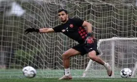 آقای گل پرسپولیس دروازه‌بان شد