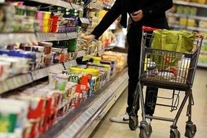 وضعیت خرید اقلام خوراکی در تهران؛ ۷۰ درصد سبد غذایی آب رفته است