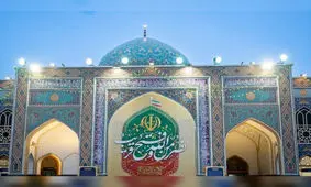 نصب دیوارنگاره «نصر من الله» در صحن پیامبر اعظم (ص) حرم مطهر رضوی
