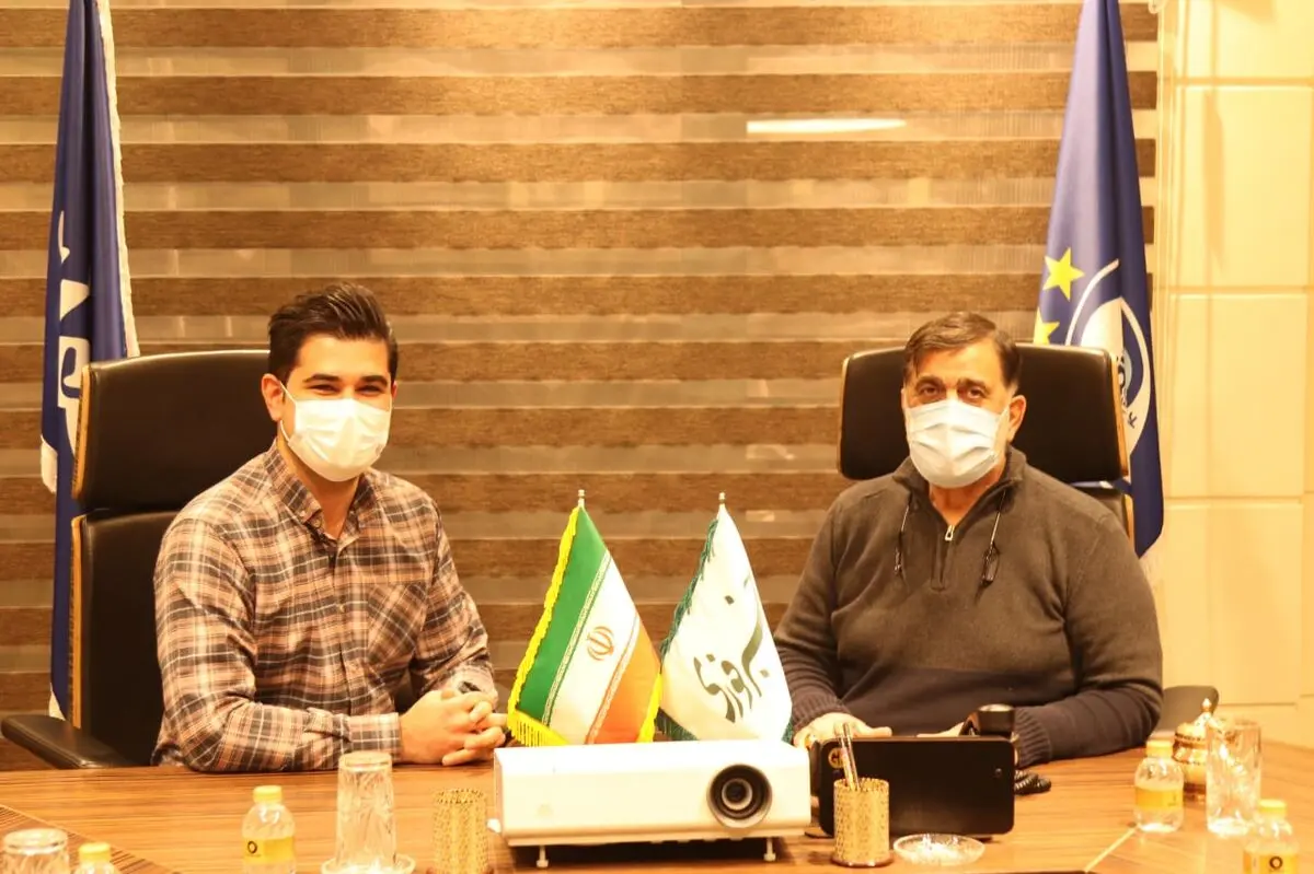 ما سر بازی‌مان نه رمال می‌آوریم و نه دلال/ مگر شما اهل نماز و قرآن نیستید، چرا حق استقلال را نمی دهید و به ما می خندید؟