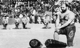 سفر در زمان؛ «محمدعلی کلی» در کنار «شعبان بی مخ» در زورخانه در تهران؛ سال 55 