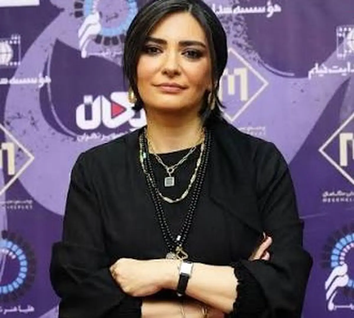 جادوی گردنبندهای طلایی در استایل لیندا کیانی