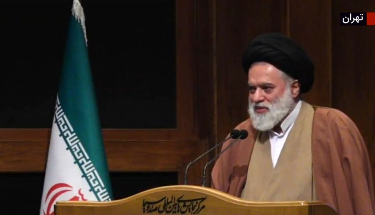 باید در مورد آیتالله مصباح یزدی زیاد گفت و ترویج کرد که جامعه ما محتاج این معناست/ ویدئو