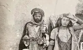 سفر به ایران قدیم؛ رقص «دختران کولی» در یک روستا در غرب ایران