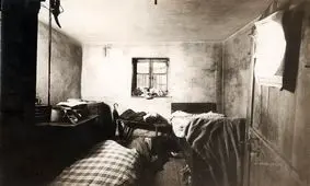 مرموزترین پرونده جنایی تاریخ / قتل دسته جمعی با کلنگ در مزرعه مرگ / قاتل تا کنون شناسایی نشده است 