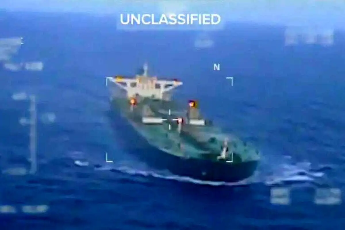 توقیف دومین نفتکش نزدیک ونزوئلا توسط آمریکا/ کشتی در حال انتقال نفت ونزوئلا به سمت چین بود
